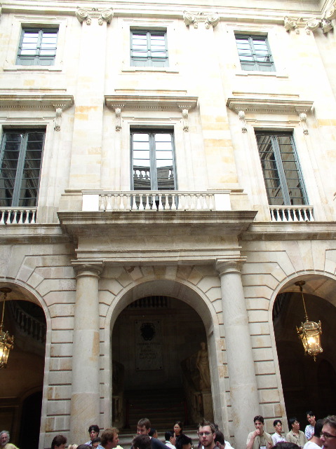 Inner courtyard of the Llótja