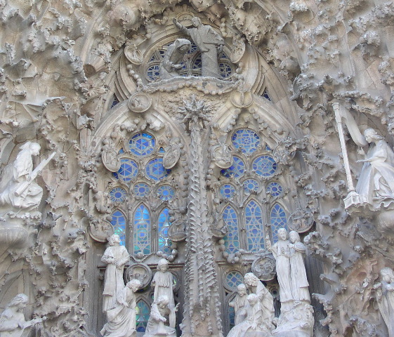 Nativity façade: sheperds and angels