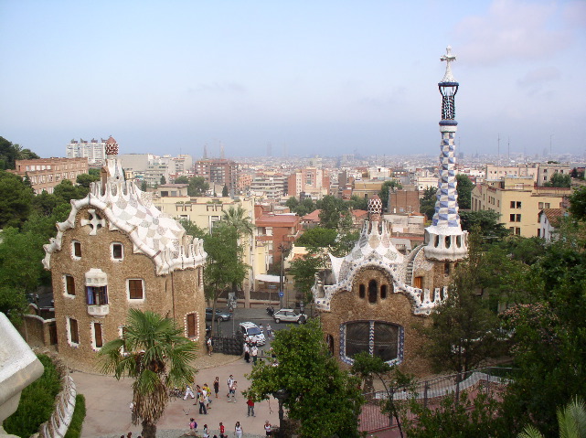 main entrance to Park Guëll