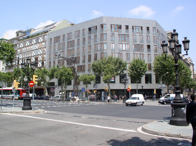 Typical corner in the Eixample