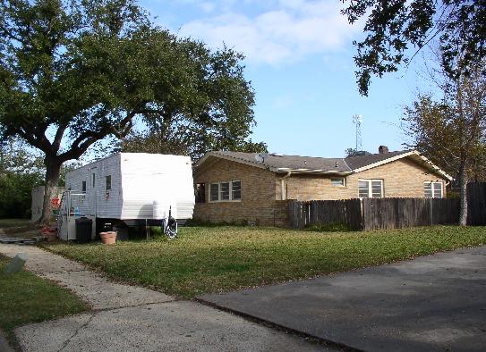 [The ranch house to de-mould]